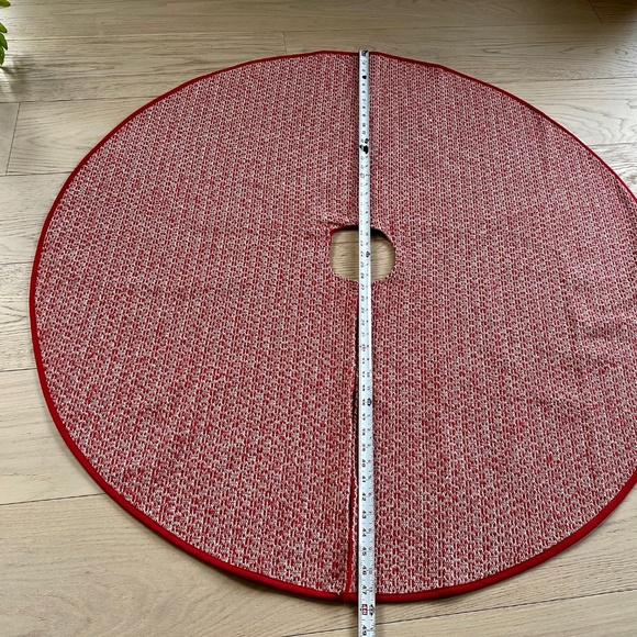 Target Wondershop Red/White Christmas Tree Skirt - Picture 4 of 7